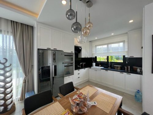 Betonarme Villa ve Müştemilat İnşaatı (1)
